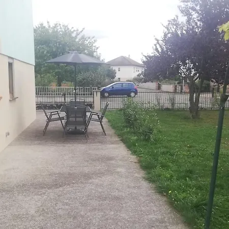 Au Petit Bonheur *